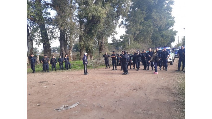 Los violentos cortaron la ruta luego del intento de toma de tierras 